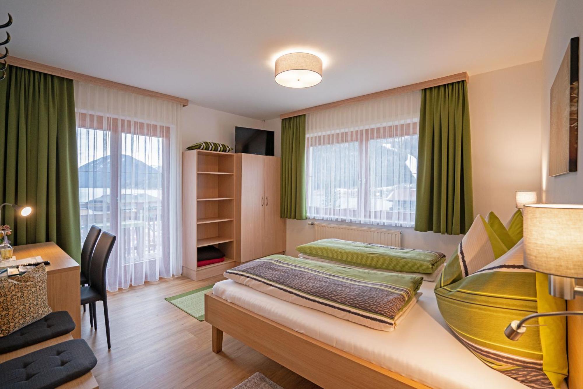 Haus Lackner Am Weissensee In Kaernten エクステリア 写真
