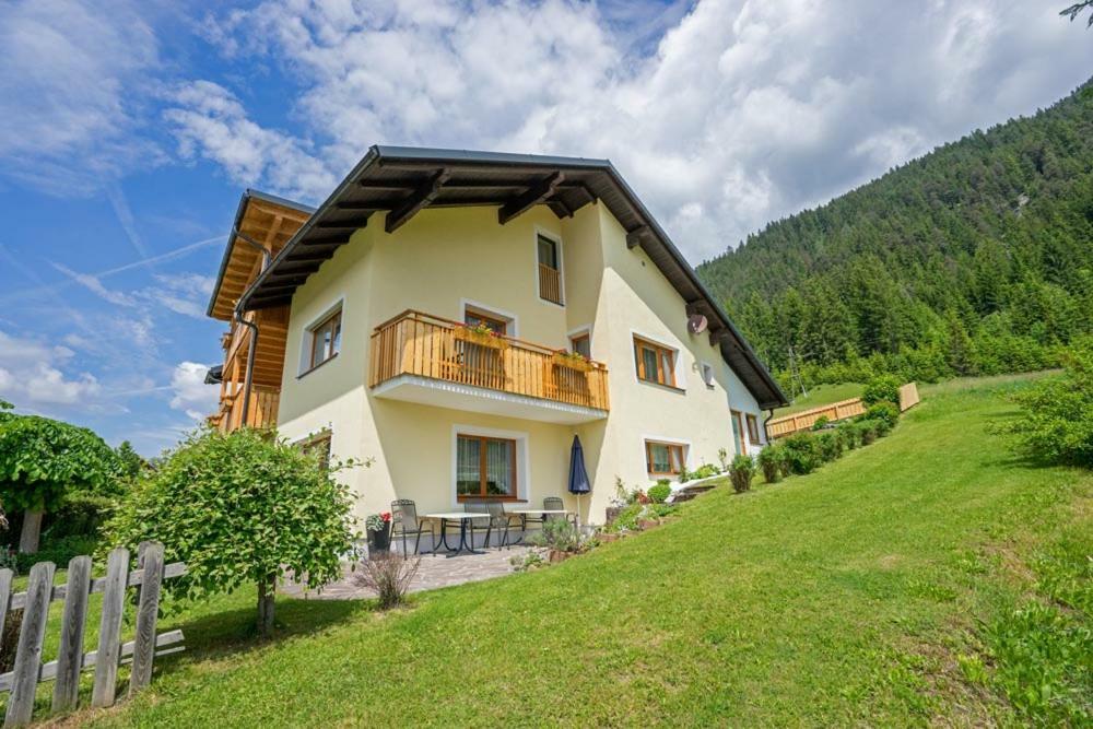 Haus Lackner Am Weissensee In Kaernten エクステリア 写真